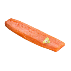 Pieza de solomillo de salmón noruego ahumado envasado al vacío.